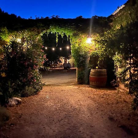 Domaine Faverot Maubec  Buitenkant foto